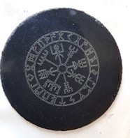 Gravure sur dessous de plat